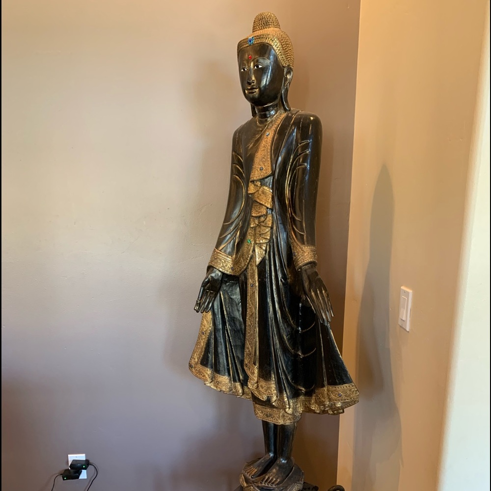 Statue - Picture 2 of 5